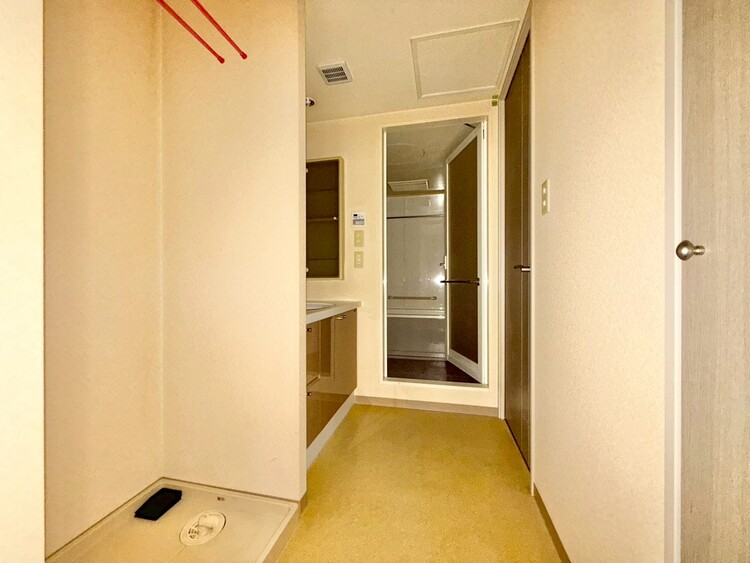 その他 十分な広さの脱衣所。