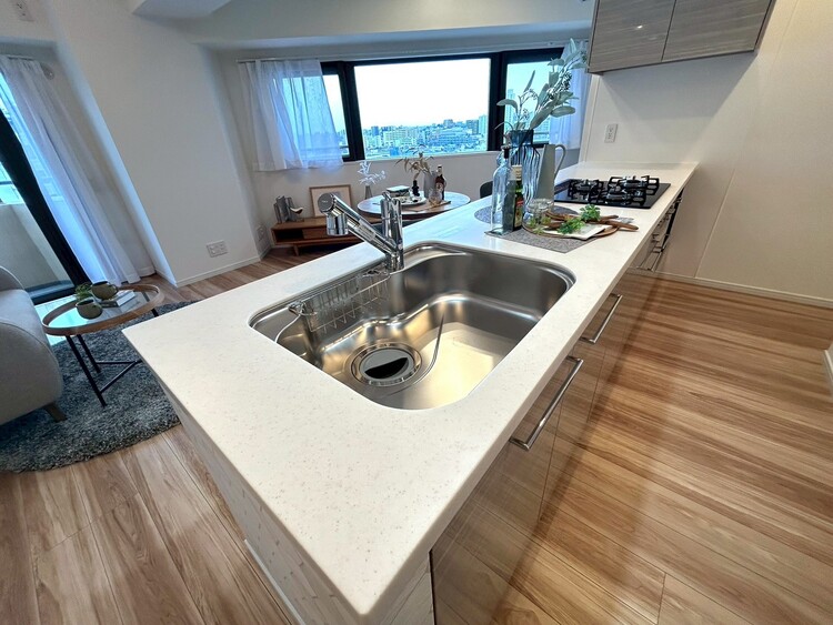 その他 開放感のあるキッチンスペース。調理をしながら、会話も弾みそうですね。