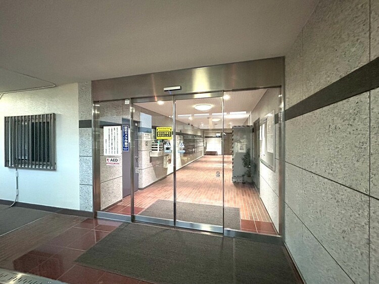 その他 上質感漂う玄関アプローチです。