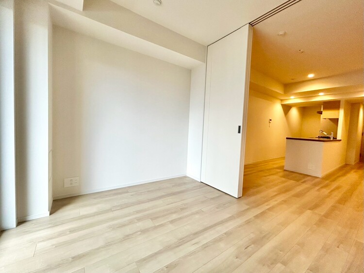 その他 清かで艶やかな時間をもたらしてくれる室内です。