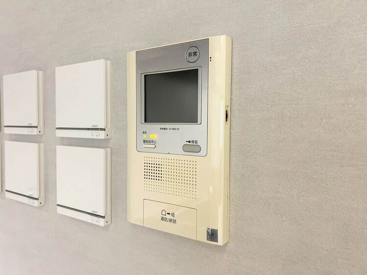 その他 誰が来てもわかる様にモニター付きインターホンを設置。