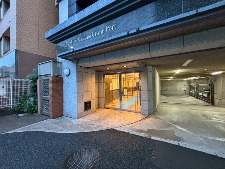 その他 上質感漂う玄関アプローチです。