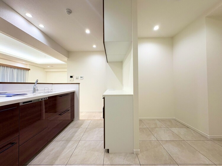 その他 開放感のあるキッチンスペース。調理をしながら、会話も弾みそうですね。