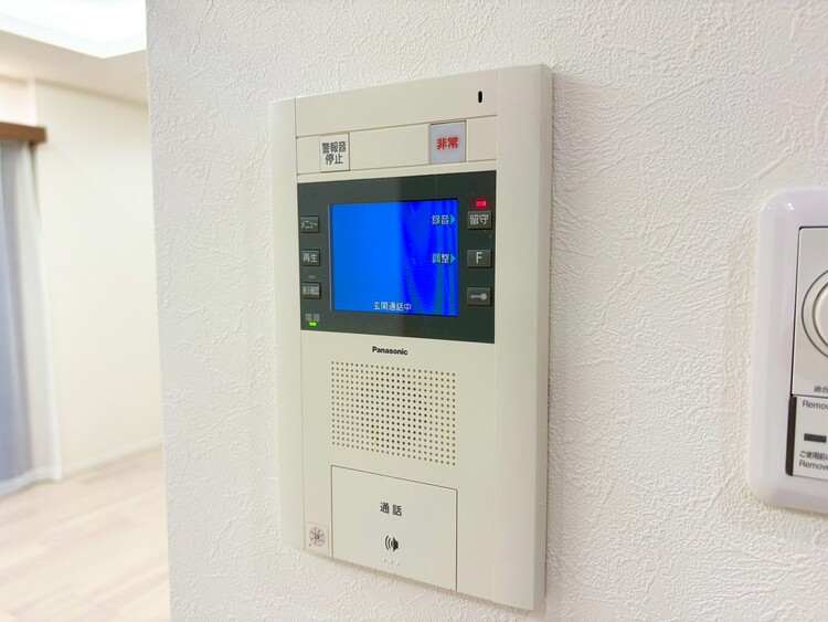 その他 誰が来てもわかる様にモニター付きインターホンを設置。