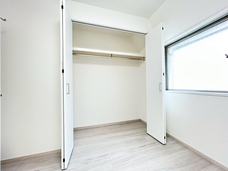 その他 収納スペースが付いていて、お部屋を広く使っていただけます。