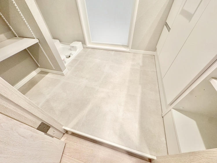 その他 十分な広さの脱衣所。