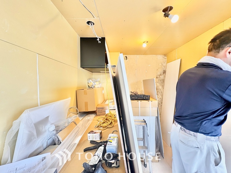 内装 ◆子供部屋◆冷涼な風、そよぐリビング。だんらんの場所はここから始まり、ここで終わる。家族の笑顔が集う素敵な場所だから、こだわり抜いた思いが詰まっているのだと思う。