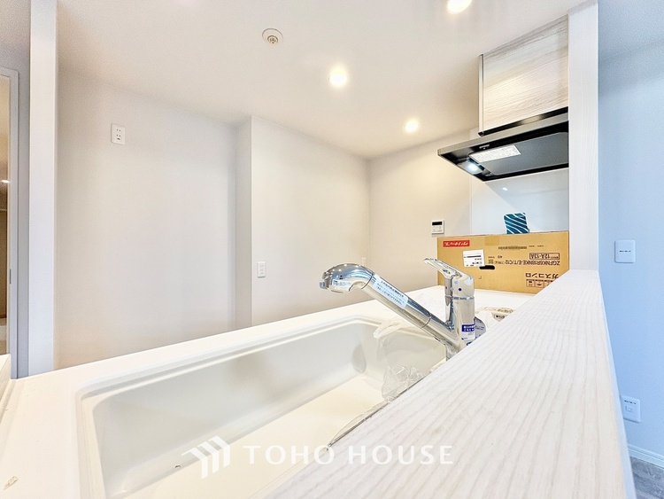 キッチン 【cooking papa is here】料理が苦手な人でも、チャレンジしてみたくなるワイドスパンのキッチン。家族の食卓がここから始まる。