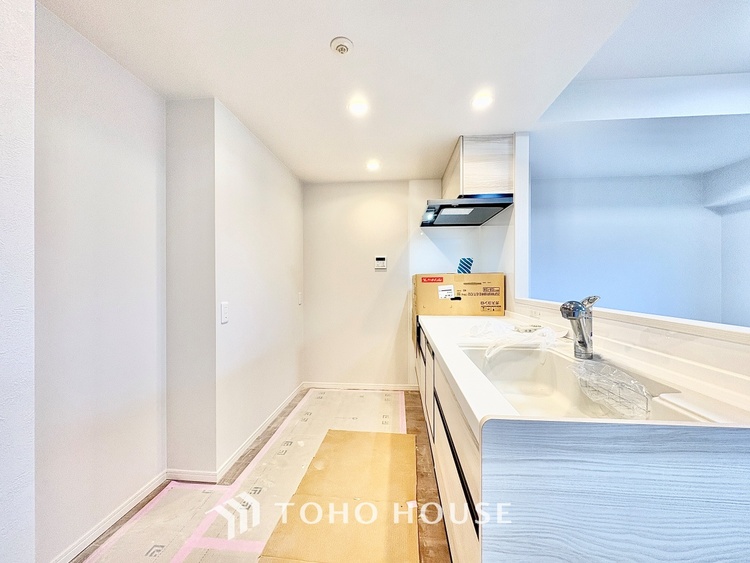 キッチン 【cooking papa is here】料理が苦手な人でも、チャレンジしてみたくなるワイドスパンのキッチン。家族の食卓がここから始まる。