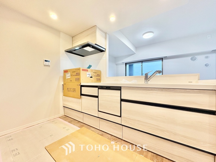 キッチン 【cooking papa is here】料理が苦手な人でも、チャレンジしてみたくなるワイドスパンのキッチン。家族の食卓がここから始まる。