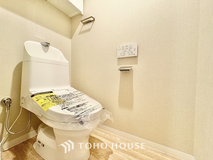 トイレ 【some philosophy was born from here】思索もできる空間。トイレのそんな側面も評価されていい時代かなと。