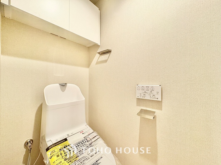 トイレ 【Entrance of your life】明るい玄関が家族を迎え入れる。今日はどんな一日が待っているんだろう。皆どんな一日を終えて帰ってくるんだろう。