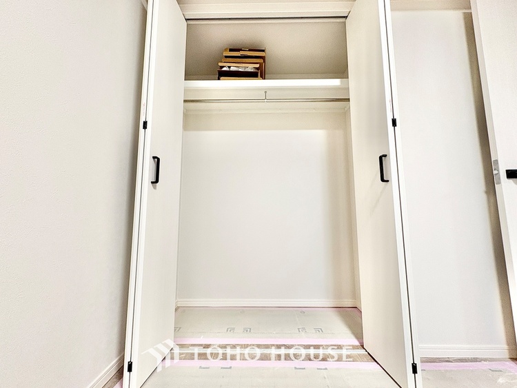 収納 【a closet full of dreams】しまいきれない思い出はクローゼットに。いつでも取り出せる広さが生活を彩る。