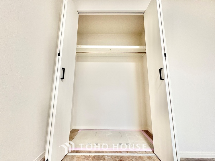 収納 【a closet full of dreams】しまいきれない思い出はクローゼットに。いつでも取り出せる広さが生活を彩る。