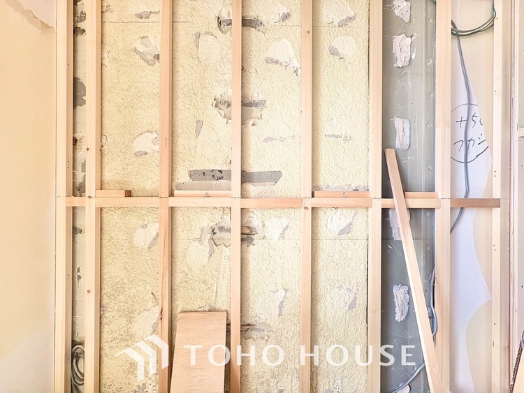 内装 ◆闇夜の輝き◆オレンジ色の光は大人になった今の僕にはわかる。1日の終わりを伝えに来たわけではなく、また明日が来る方へ導いてくれた事を。