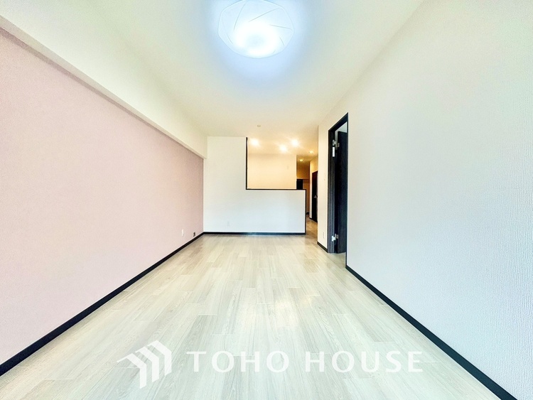 内装 【LIVING】◆眩い◆光が燦々と入り、家族の笑顔を照らす。「いつまでも続いて」と願う夢のような毎日がここにある。