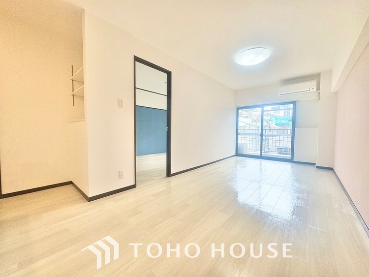 内装 【LIVING】◆扉を◆開くとこの景色。家族の”おかえり”の声が聞こえてきそう。