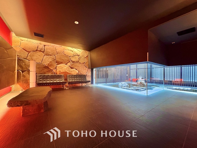 外観 ◆窓を開けると◆冷涼な風、そよぐリビング。だんらんの場所はここから始まり、ここで終わる。家族の笑顔が集う素敵な場所だから、こだわり抜いた思いが詰まっているのだと思う。