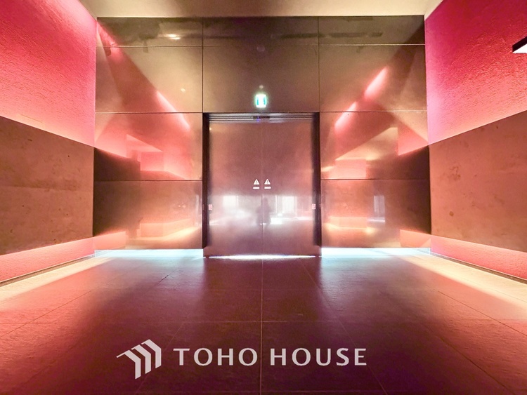 外観 ◆リビング◆そこには目を輝かせ笑顔で見つめてくれる君がいて、「おかえり」の言葉がこだまする。何気ない日々の挨拶は僕にとっては幸せで、同時に君の瞳にも恋している。