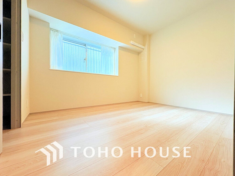 内装 採光もある洋室は、くつろぎのひと時を過ごすのにぴったり