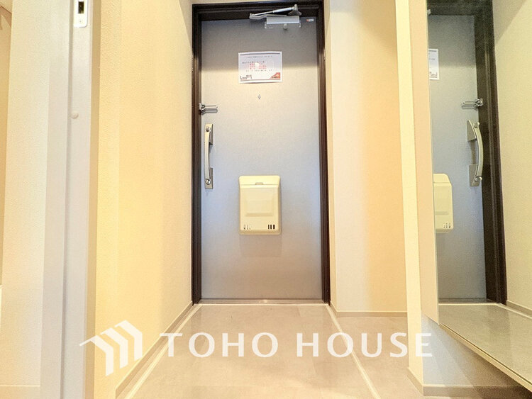 玄関 落ち着いた雰囲気の玄関、家族の帰りを暖かく迎えてくれます