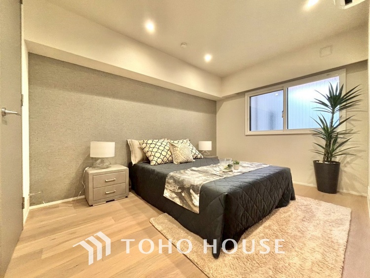 内装 風の通り道。舞い込んでくる風が優しく躍り、室内に爽やかな空気を運んでくる。そこに季節の息吹を感じて、いまがどんな季節なのかを実感する。