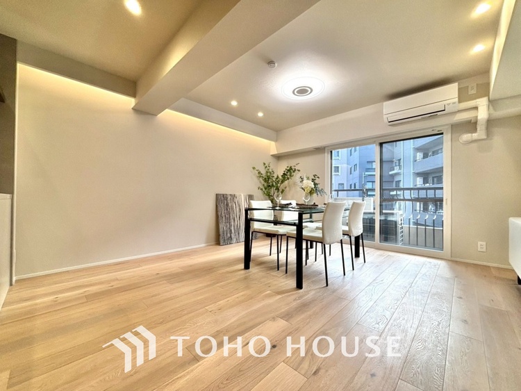 内装 「想像していた以上に広い」が写真を撮っているときの感想です。家事動線に配慮したプランによりご家族がくつろげる明るく広い空間が確保できました。