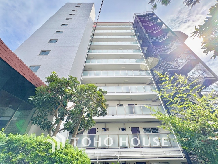 外観 漂う上質な空気感、マンションに入れば「おかえりなさい」と笑顔で迎えてくれるエントランス。最良の心配りを感じるマンションでした。