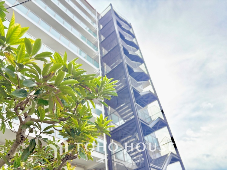 外観 陽だまりに満ちたくつろぎの空間を演出します。