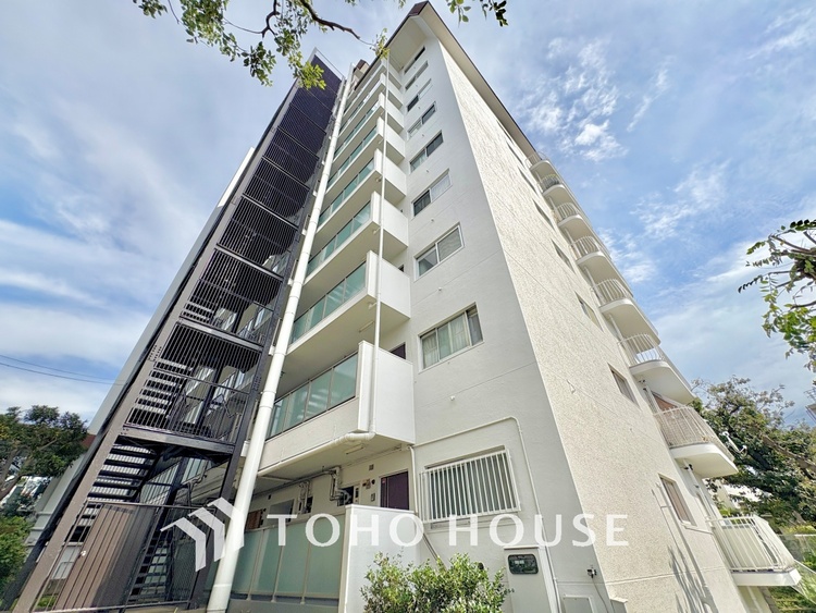 外観 漂う上質な空気感、マンションに入れば「おかえりなさい」と笑顔で迎えてくれるエントランス。最良の心配りを感じるマンションでした。