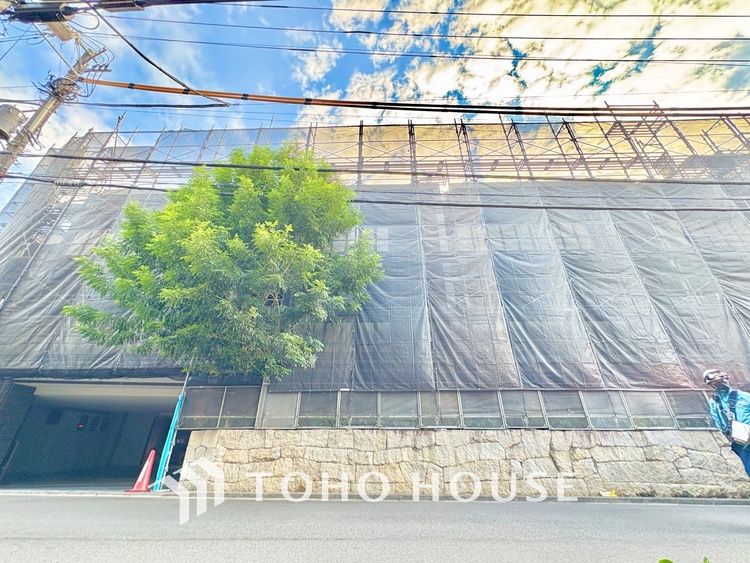 その他 ◆オートロック◆自室の鍵だけではなく、建物内に共用玄関のドアがあり、施錠されているという点がポイント。正しく施錠されていれば居住者以外の侵入を拒むことができます。