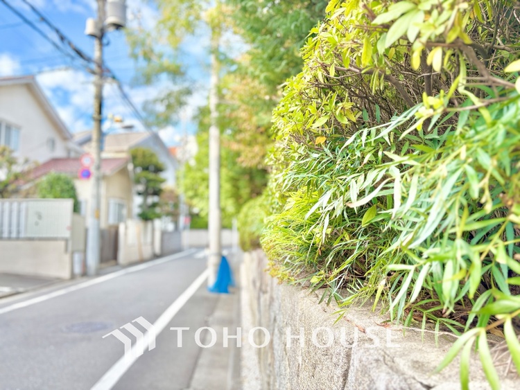 エントランス ここに集まる家族の会話と笑顔が絶え間なく続く幸せな空間。