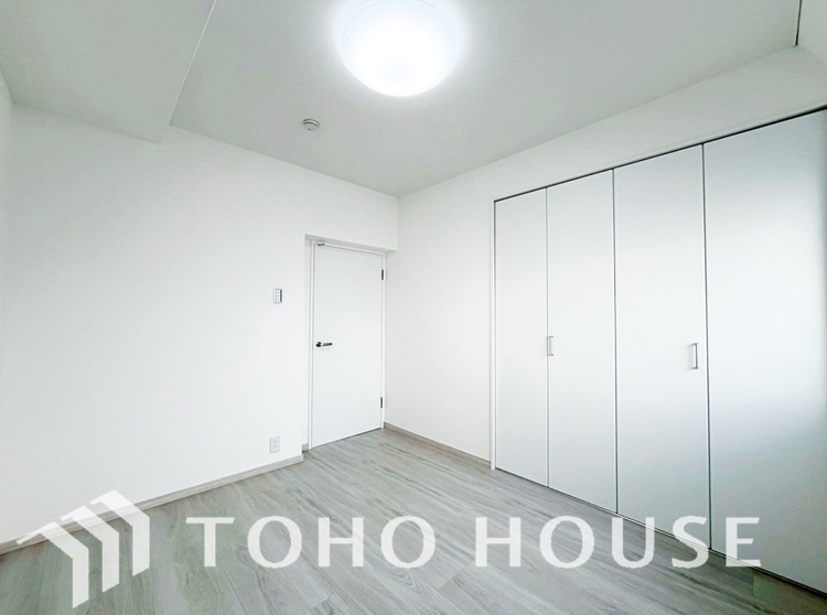 内装 使いやすく、明るい洋室に仕上がります。子供部屋や趣味のお部屋にご利用できます。