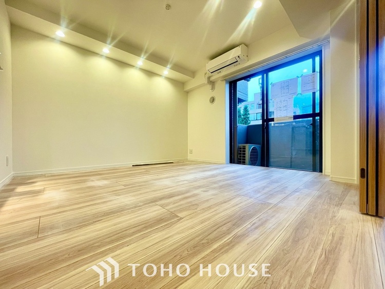 内装 【LIVING】◆眩い◆光が燦々と入り、家族の笑顔を照らす。「いつまでも続いて」と願う夢のような毎日がここにある。