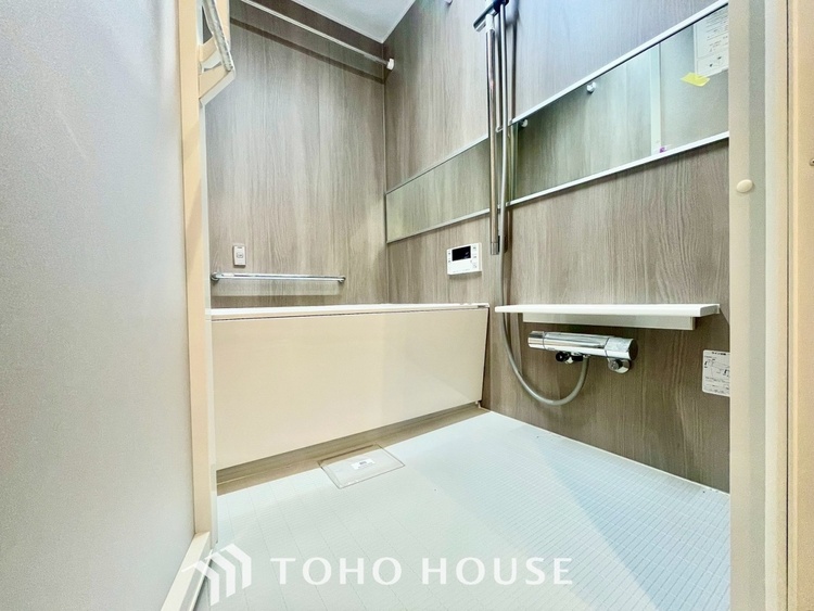 風呂 【BATHROOM】◆プライベートな空間◆simpleだからrelaxできるんです。こころもからだもキレイさっぱり。