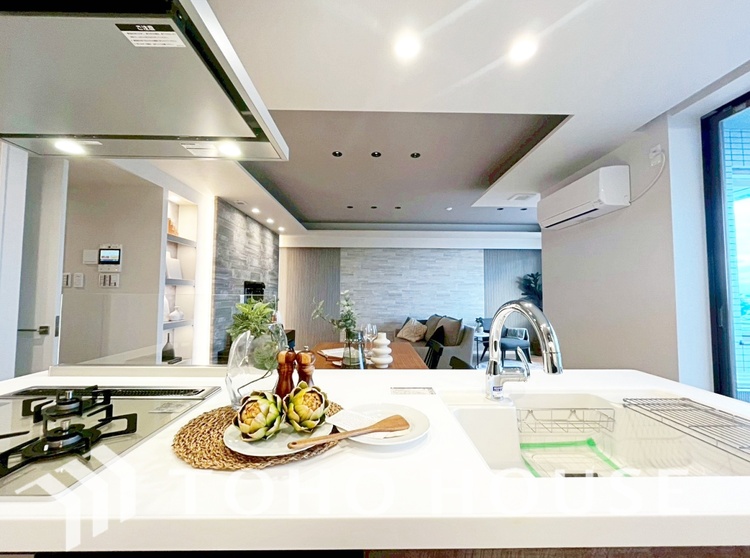 内装 「想像していた以上に広い」が写真を撮っているときの感想です。家事動線に配慮したプランによりご家族がくつろげる明るく広い空間が確保できました。