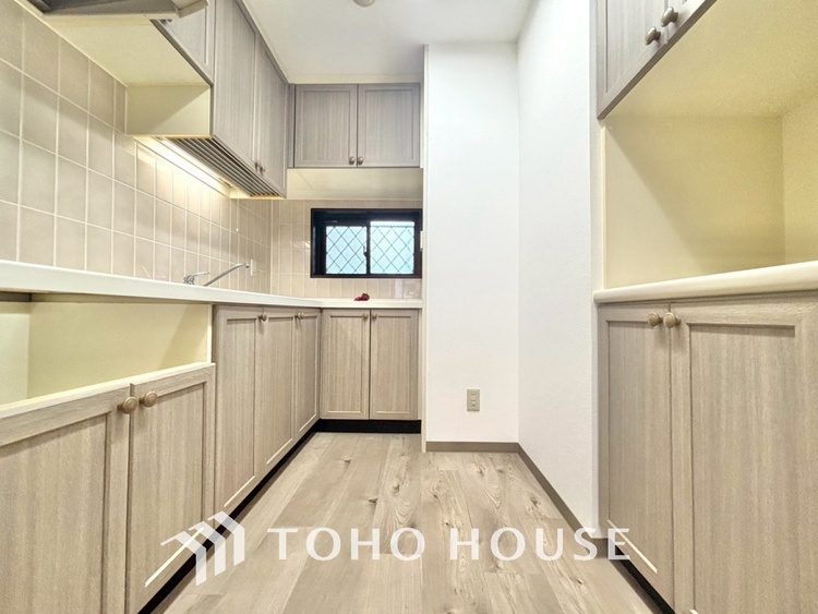 キッチン ◆食洗機◆お子様の面倒を見れる時間が増え時短になります。加えて手荒れも防げてしかも節水が高い為、大変人気があり重宝します。