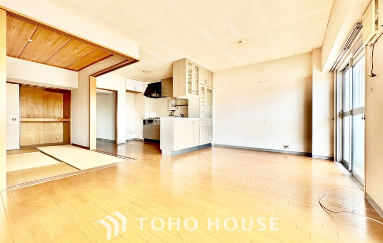 内装 ◆ここに在る◆事も無げに美しく、伝えるには筆舌に尽くし難い。豪華絢爛や華美と言う事ではなく、住まう者にとって暮らし易く心地がいいと言う美しさがこの住まいには込められている。