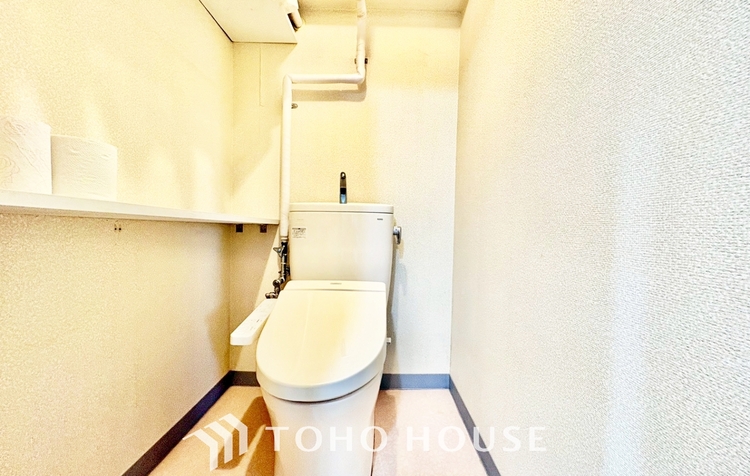 トイレ ◆リビングルーム◆そこには目を輝かせ笑顔で見つめてくれる君がいて、「おかえり」の言葉がこだまする。何気ない日々の挨拶は僕にとっては幸せで、同時に君の瞳にも恋している。