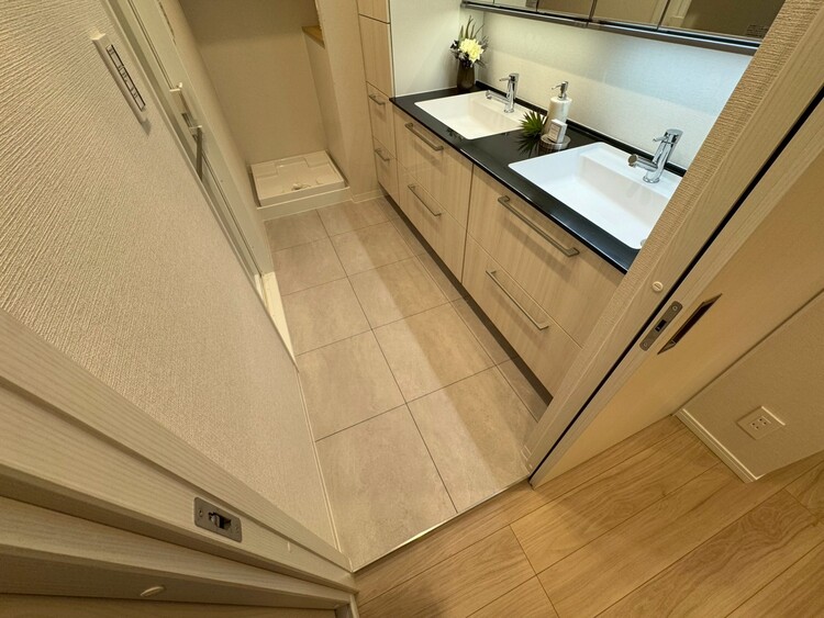 その他 十分な広さの脱衣所。