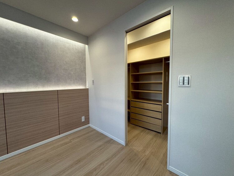 その他 収納スペースが付いていて、お部屋を広く使っていただけます。