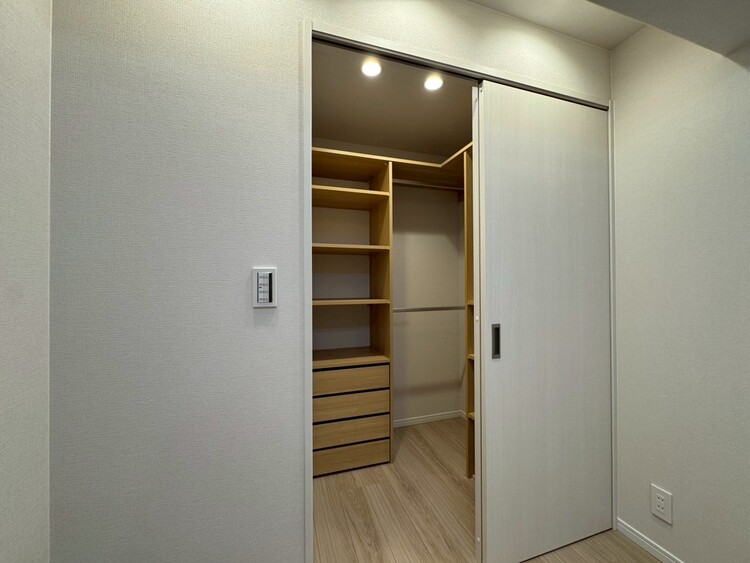 その他 家電やスーツケース、ストック品など何でも片付く嬉しい空間です。