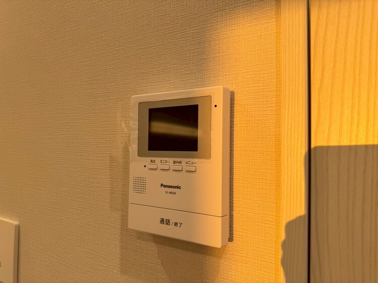 その他 誰が来てもわかる様にモニター付きインターホンを設置。