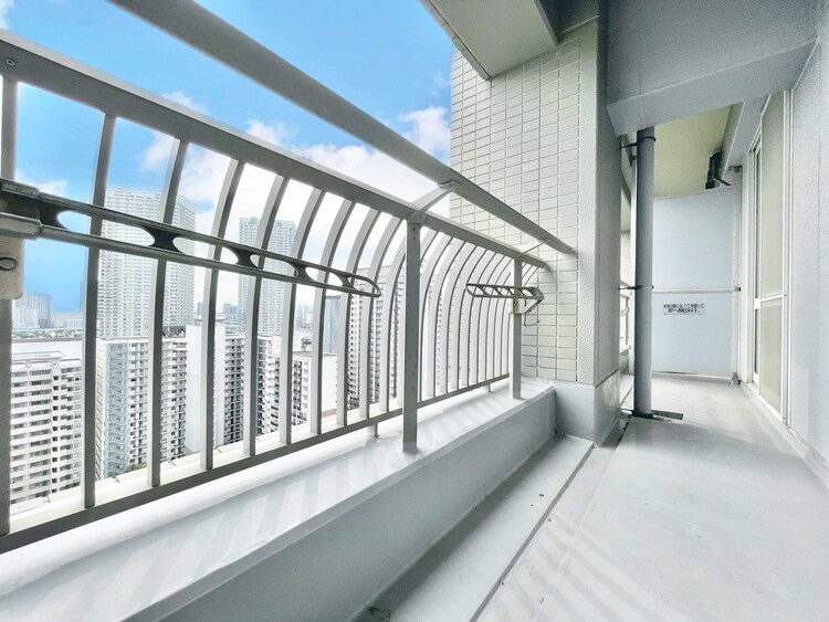 その他 朝の澄んだ空気や、夕方に吹く清々しい風を感じられるバルコニー。