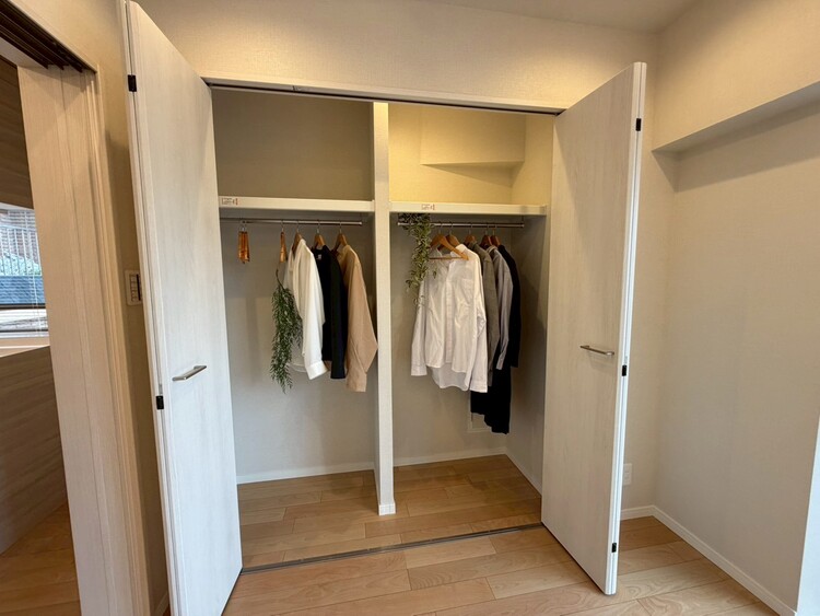 その他 収納スペースが付いていて、お部屋を広く使っていただけます。