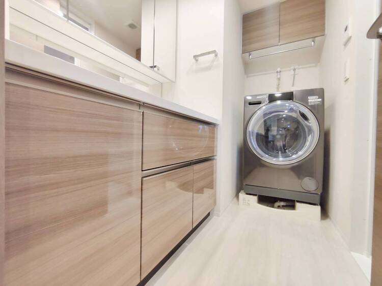 その他 十分な広さの脱衣所。