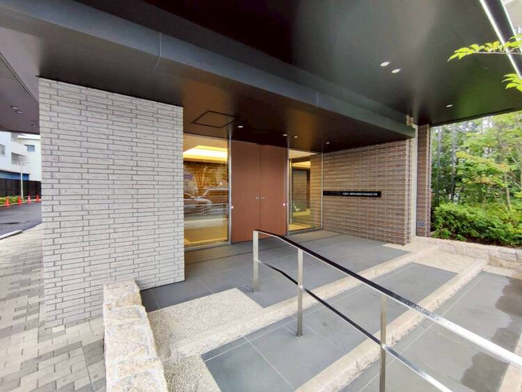 その他 上質感漂う玄関アプローチです。