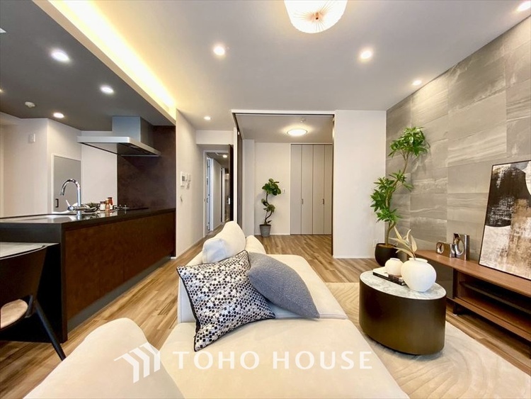 内装 【LIVING】◆煌びやか◆愛おしい家族との団欒の時間をより一層幸せなものに感じさせる煌びやかなLDK。輝かしい毎日が待っています。