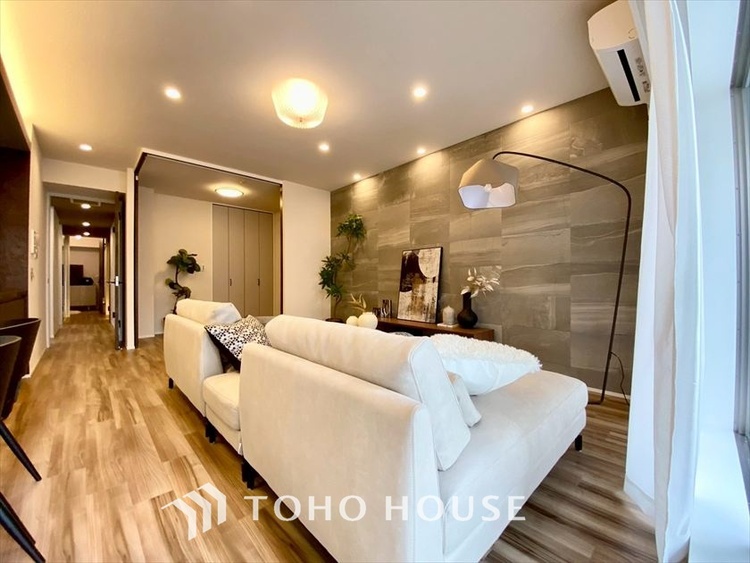 内装 【LIVING】◆眩い◆光が燦々と入り、家族の笑顔を照らす。「いつまでも続いて」と願う夢のような毎日がここにある。