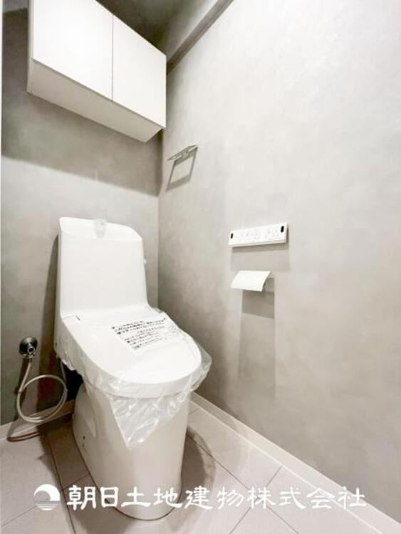 トイレ 【トイレ】温水洗浄便座付トイレです。毎日使う場所だから、より快適な空間に仕上げられています。
